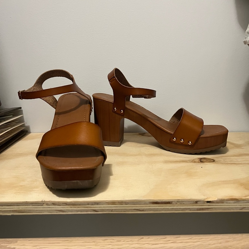 Faux wood clogs